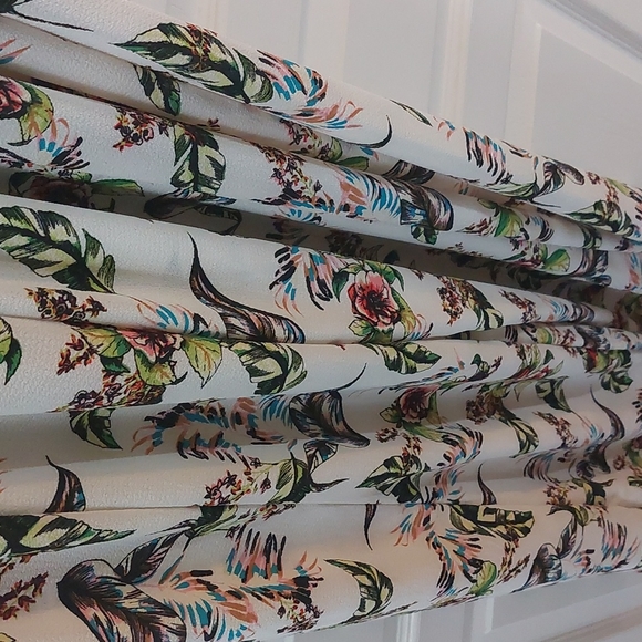 Meli + Eve  jumper with Flowers Designed  Large - Picture 7 of 12